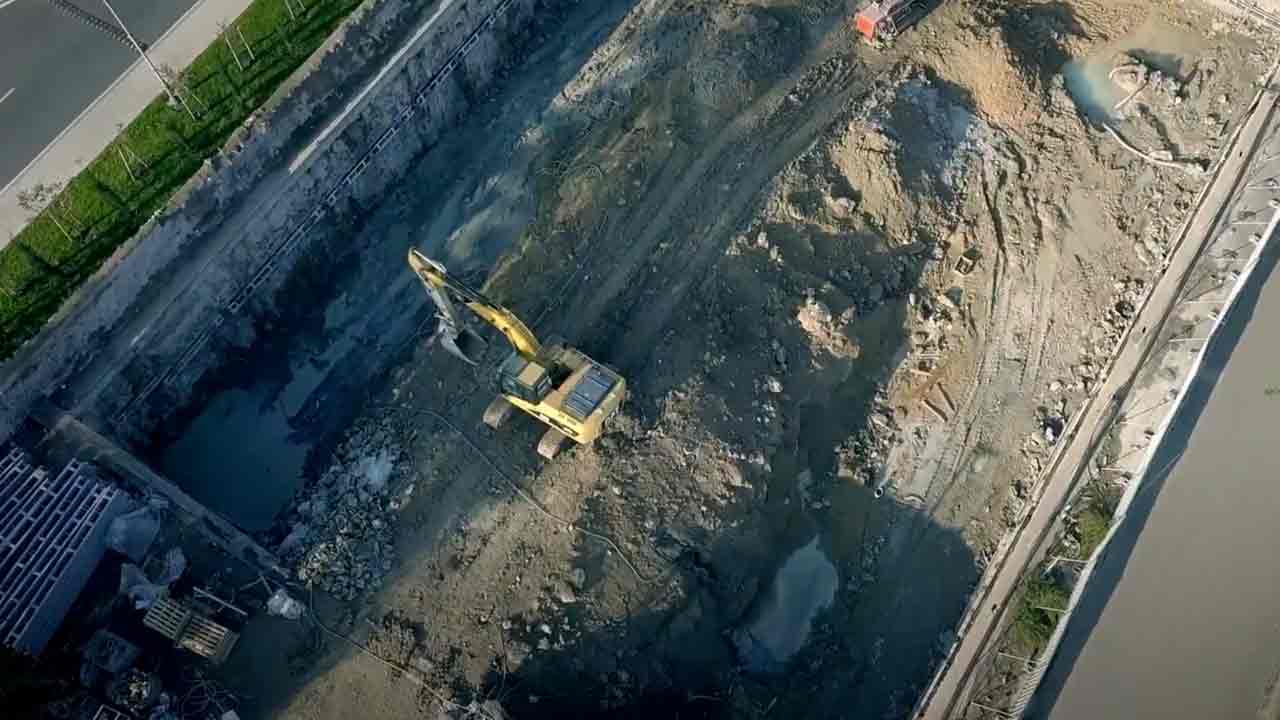 GSE Retaining of a Deep Excavation